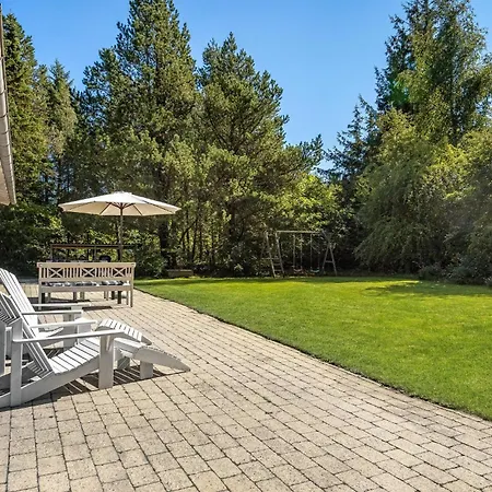 Дом отдыха Beach Front Home In Veslos With Sauna Veslos