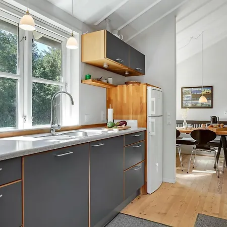 2 Bedroom In Veslos